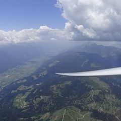 Flugwegposition um 10:22:22: Aufgenommen in der Nähe von Gemeinde Bad Bleiberg, Österreich in 1583 Meter